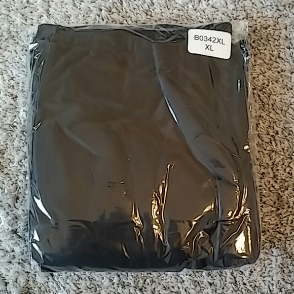 Ambrace Compression Capri Leggings - Picture 6 of 6